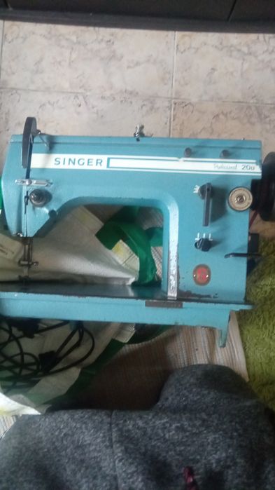 Máquina costura Singer