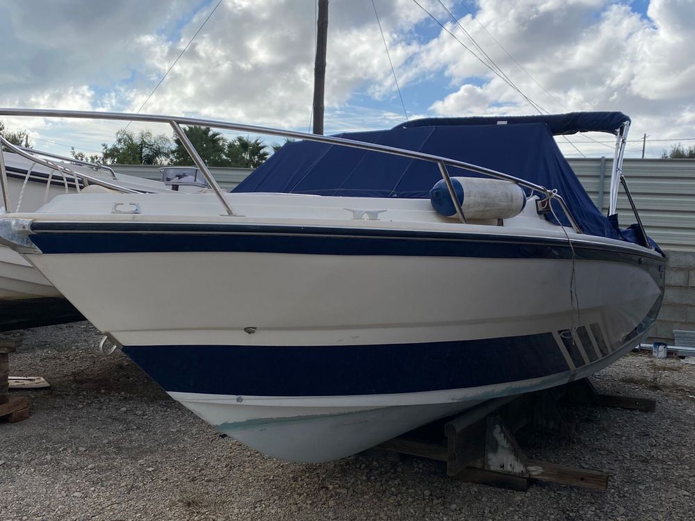 TROCO Barco Glastron Aventure 214