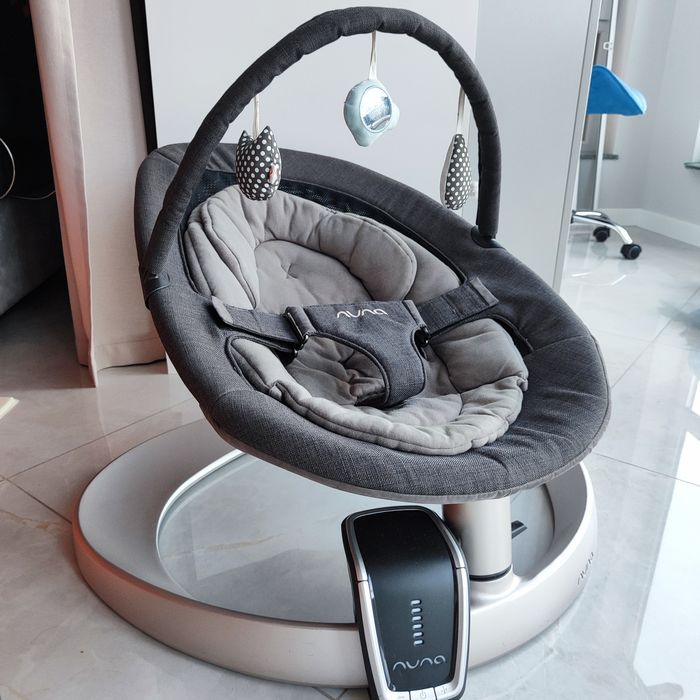 Продам шезлонг-качалку  Nuna