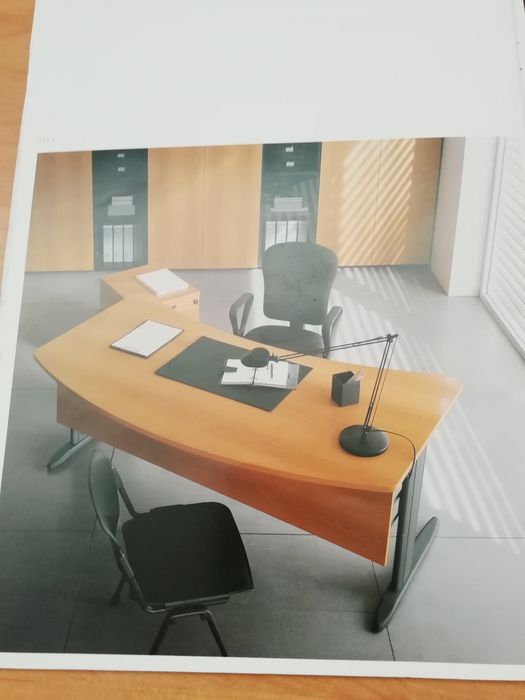 Linda secretaria de executivo em Melamina Preta