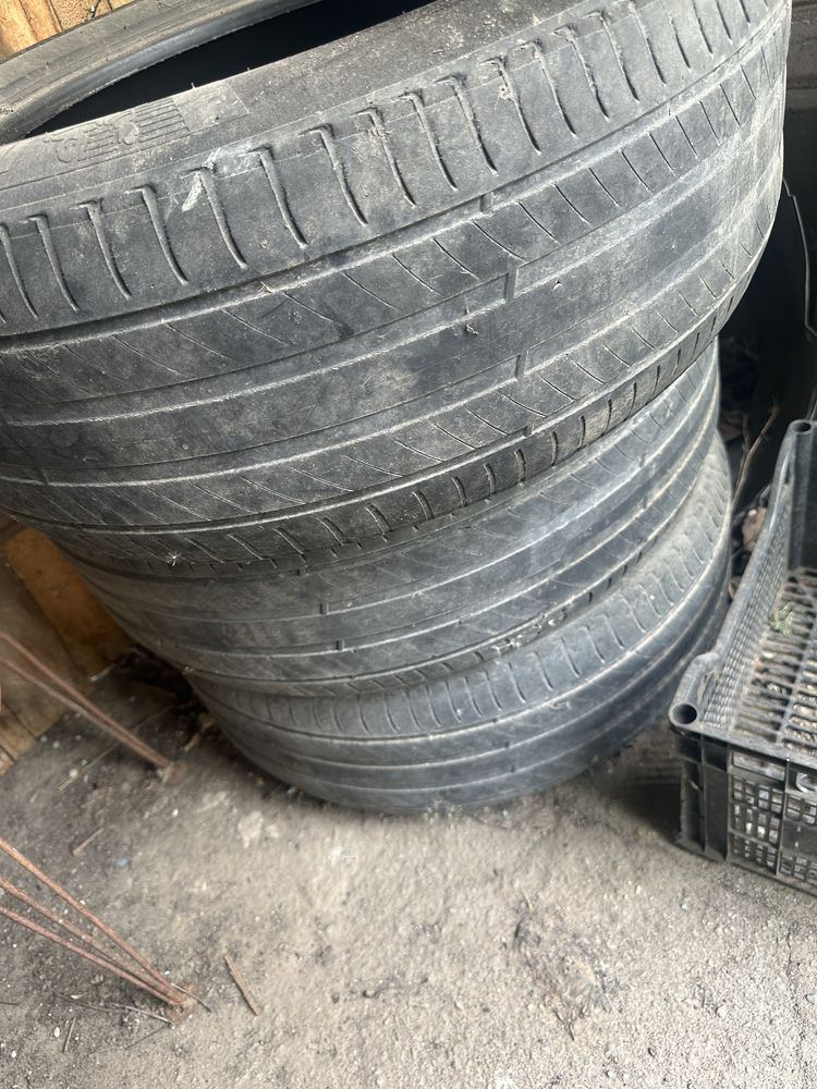 Резина Michelin 235/55/r18 3шт.