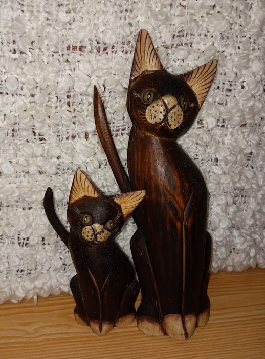 Дерев'яні фігурки котики