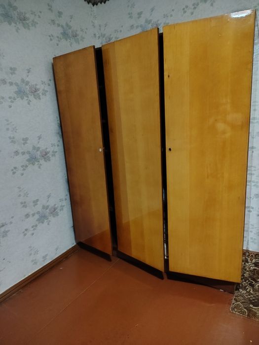 Продам шафа для одягу