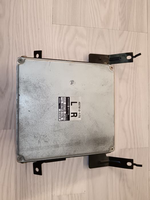 Блок управління двигуна Nissan Terrano2  2001 року