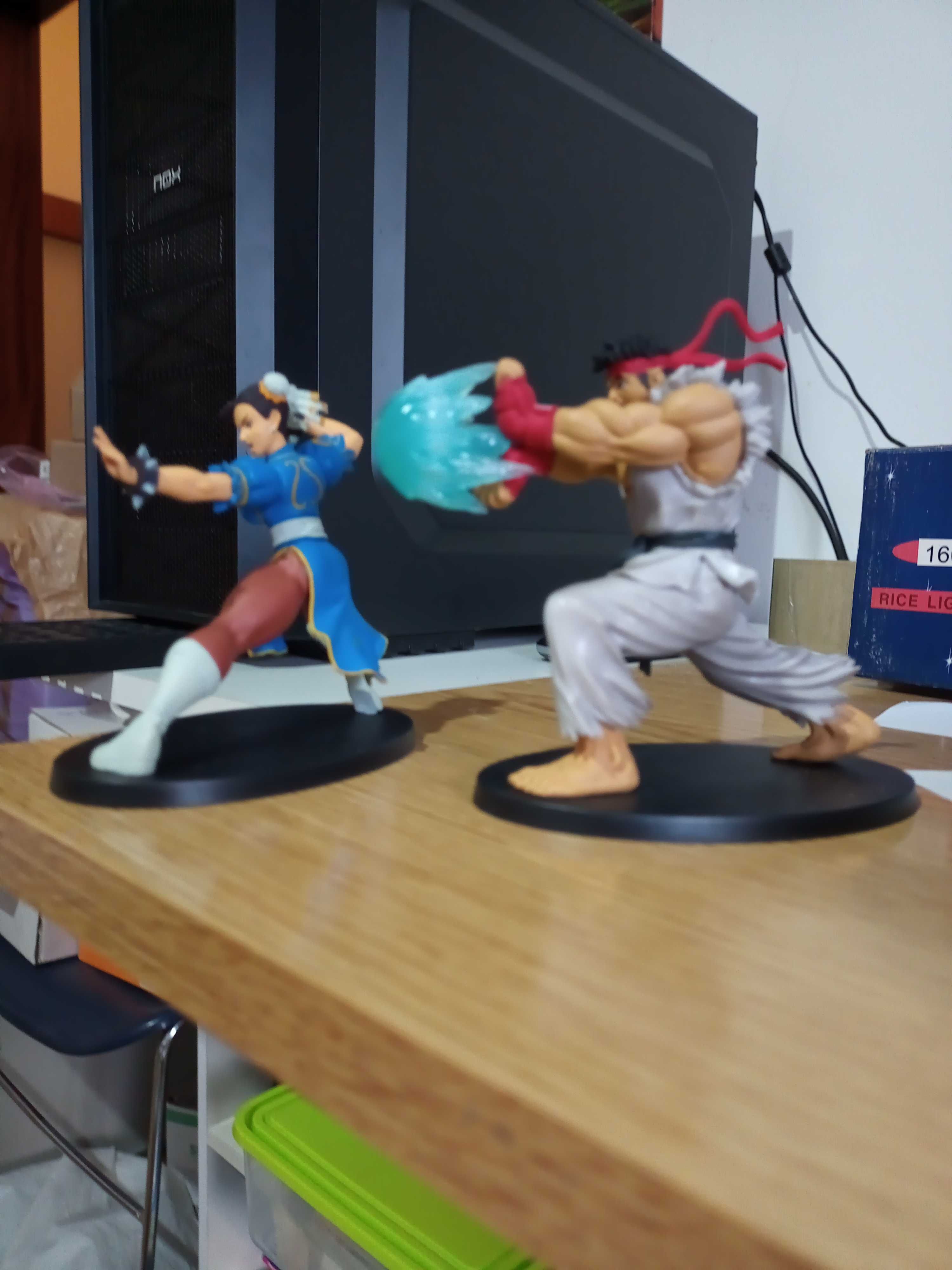 2 Figuras street fighter Ryu e Chun Li