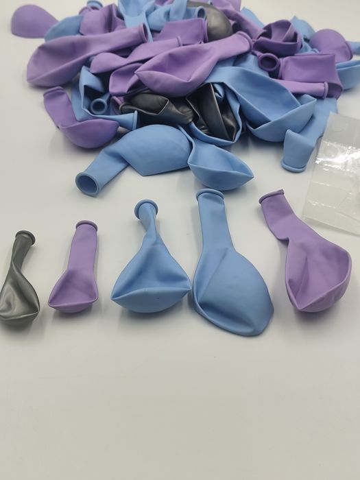 Zestaw pastelowych balonów ok. 75 szt — fioletowe, niebieskie, szare