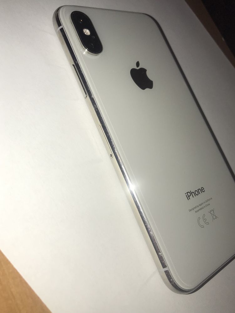 iPhone XS білого кольору