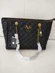 Mala preta da marca Versace 19.69
