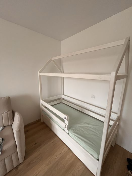 Дитяче ліжко будиночок