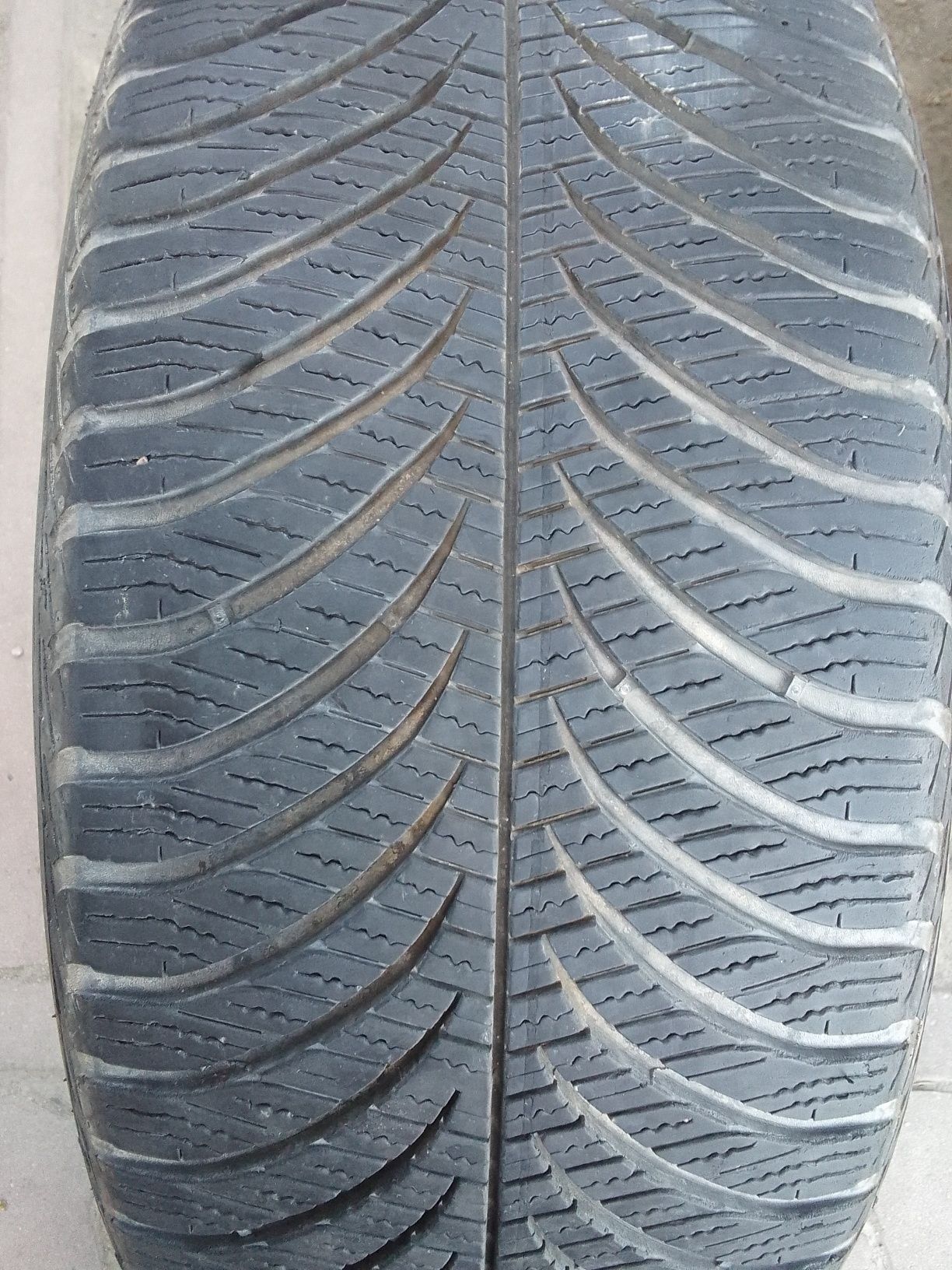 Opona wielosezonowa 245/45r18 GOODYEAR 2019r 6mm