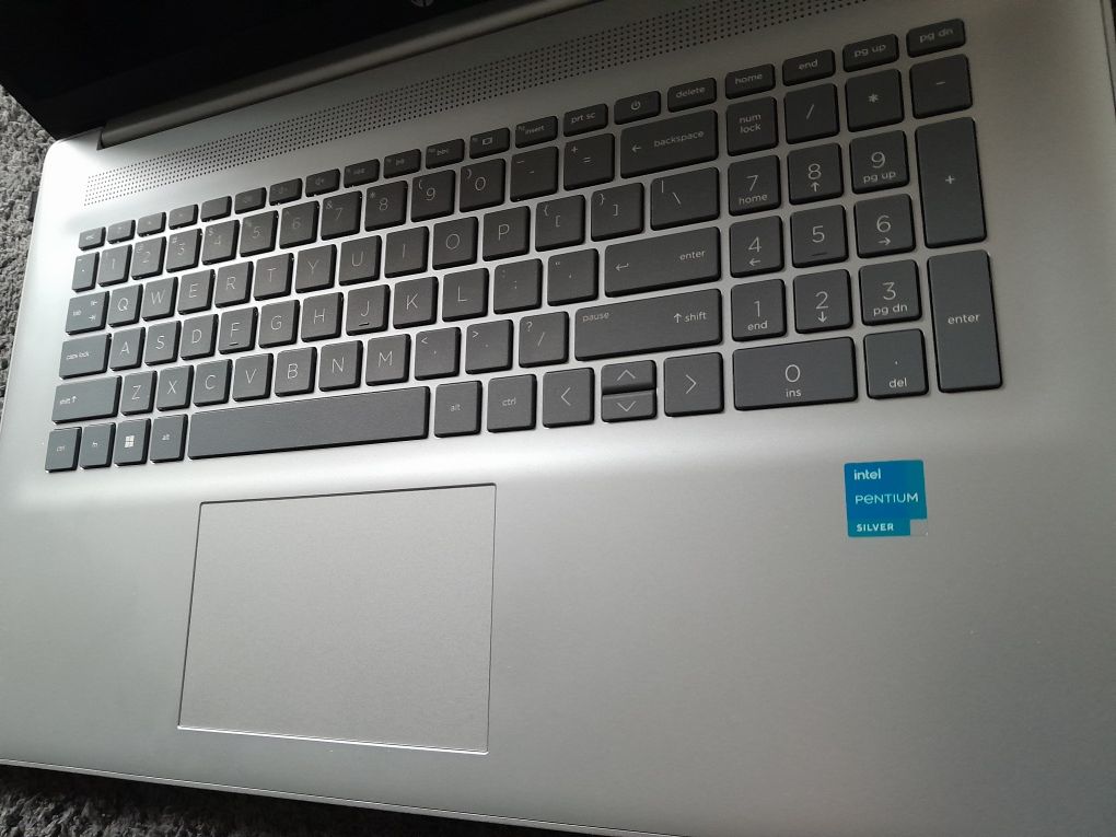 Laptop HP 17-CN0001TG N5030 17.3"