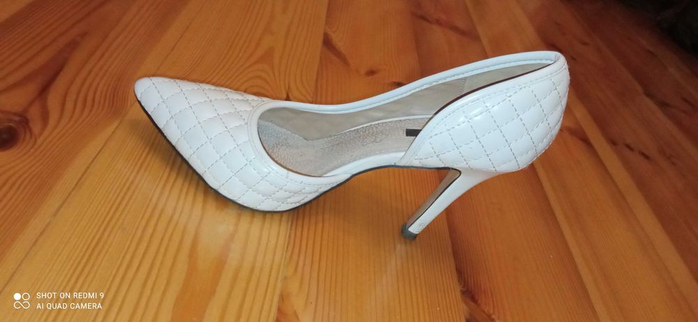 Buty damskie szpilki białe