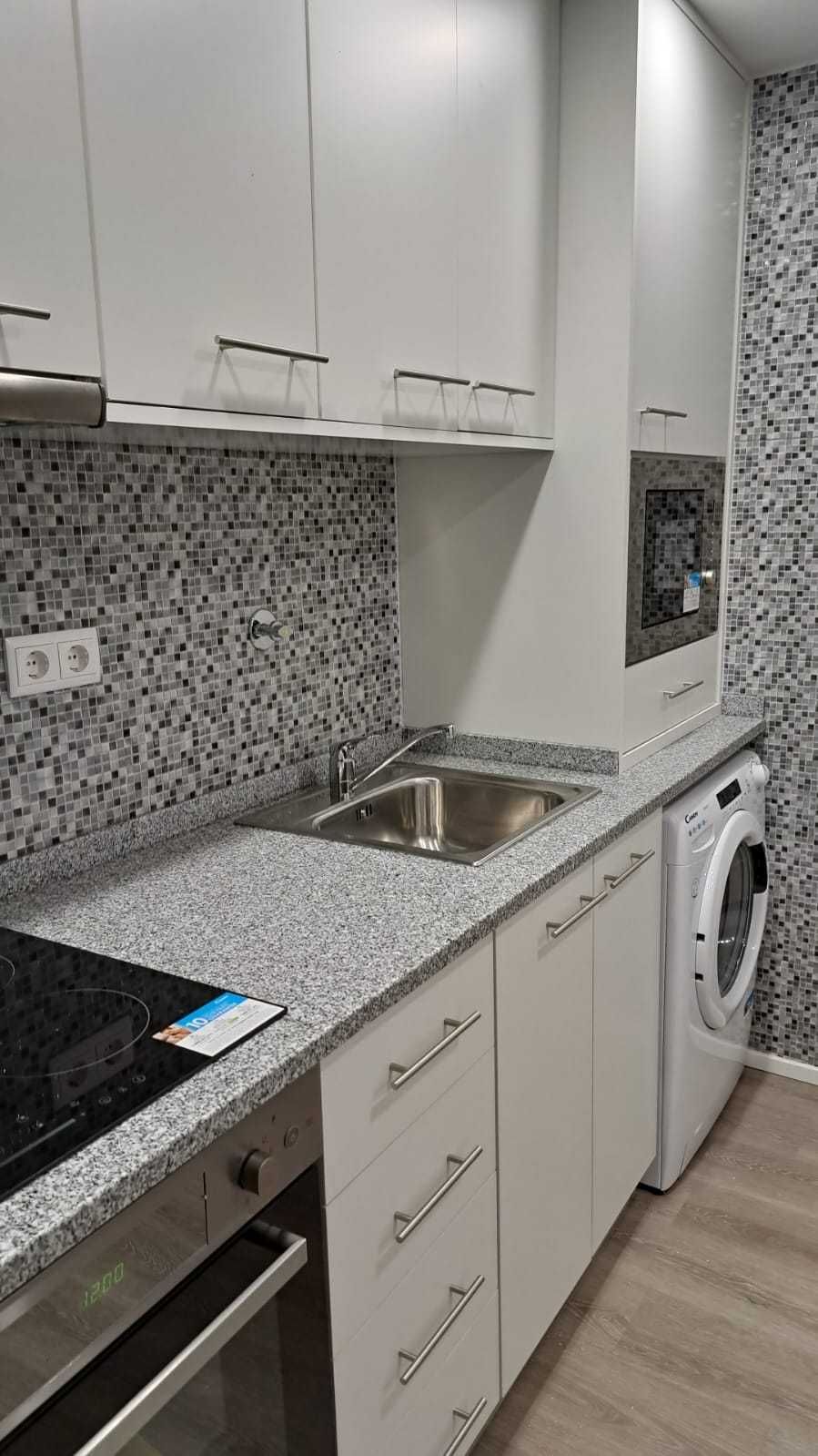 Casa t2 no centro de Eiras, renovada e com pátio.