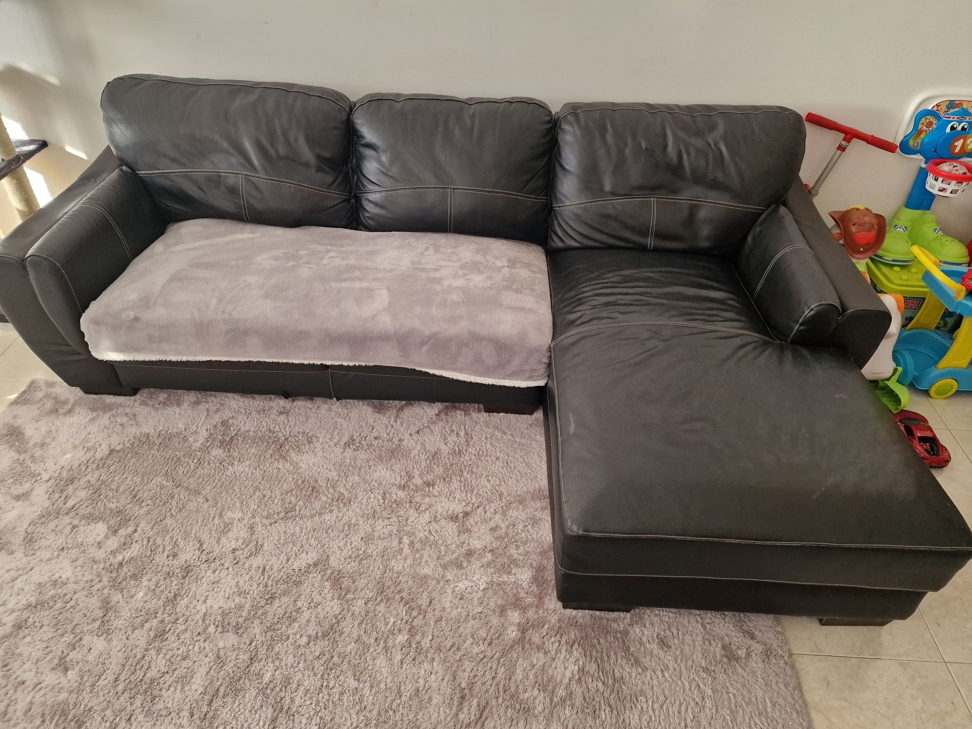 Sofá usado com chaise longue