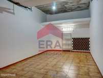 Arrenda-se Garagem com 22.59m2