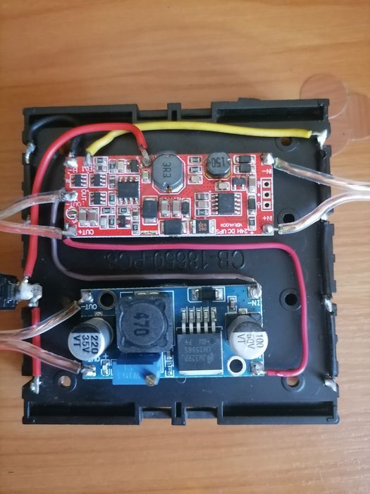 UPS 2S 8,4V Підвищувальний модуль DC 12V/ 9V 24 Вт 1.5А