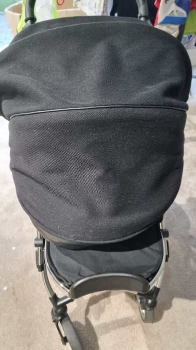 Carrinho de passeio e alcofa