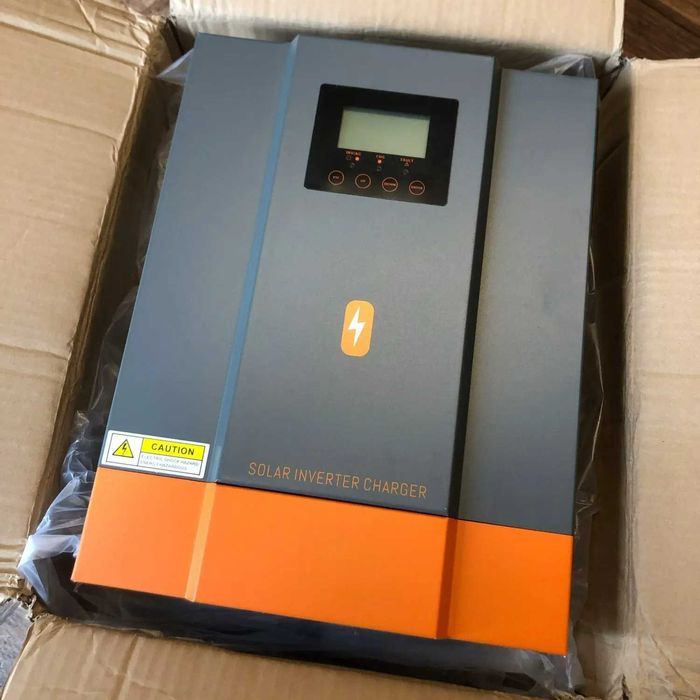 Рабочий гибридный солнечный инвертор PowMr 1600W с MPPT 12-24V на 220V