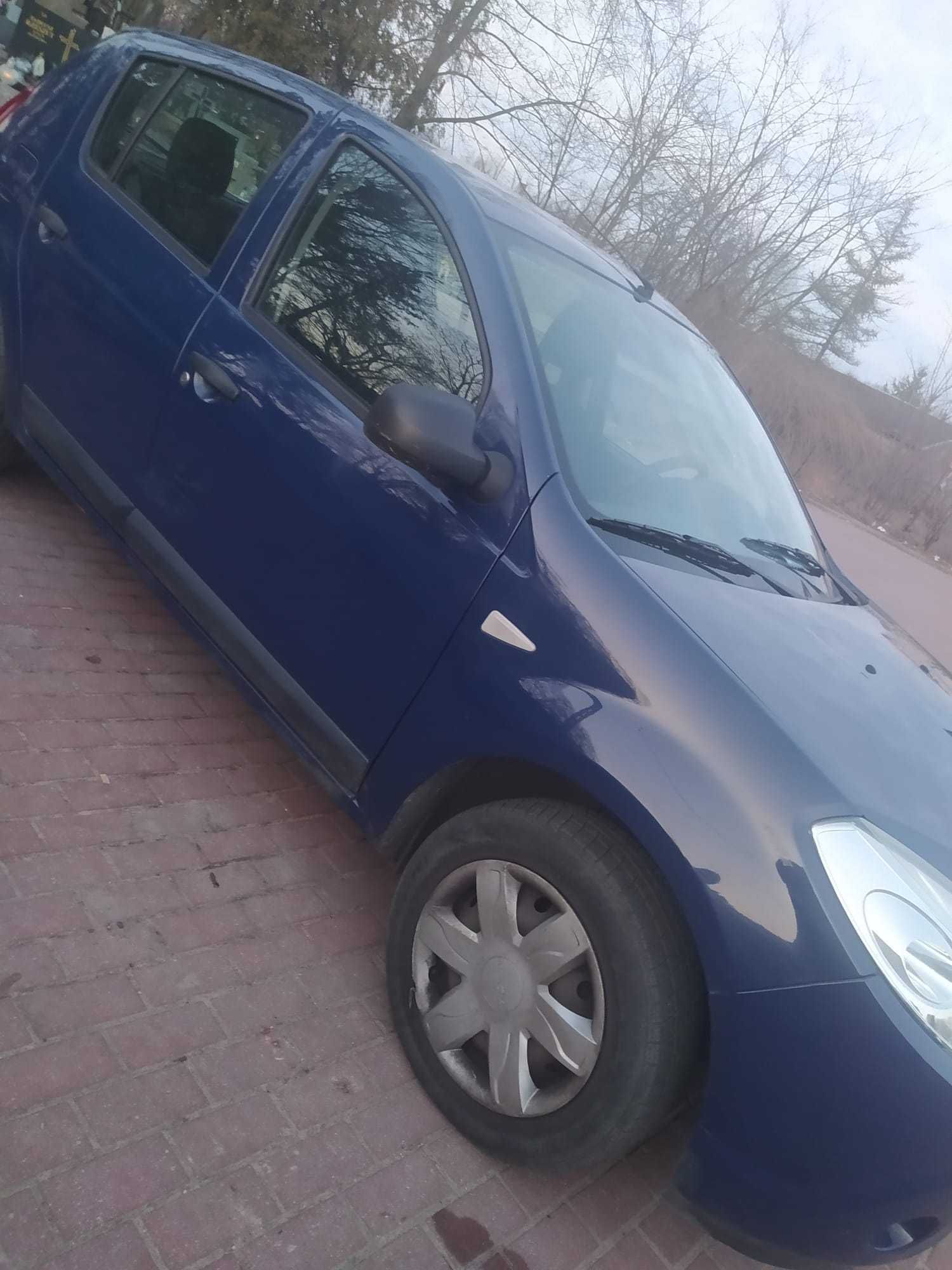 sprzedam samochód dacia sandero