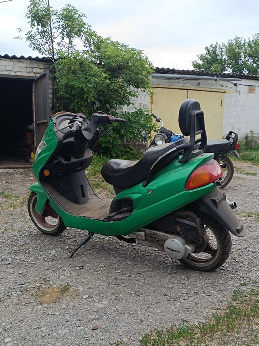 Скутер 150 кубов