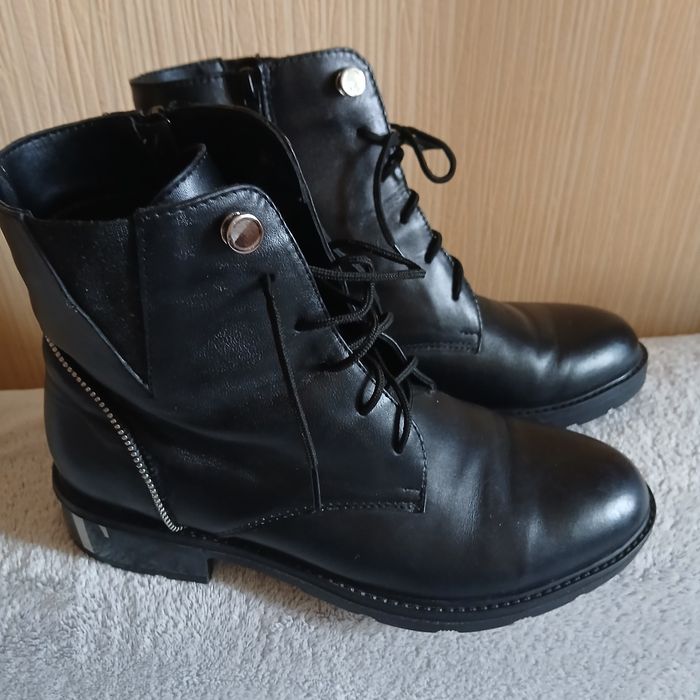 Демісезонні шкіряні черевики на флісі. 39 р 25,5