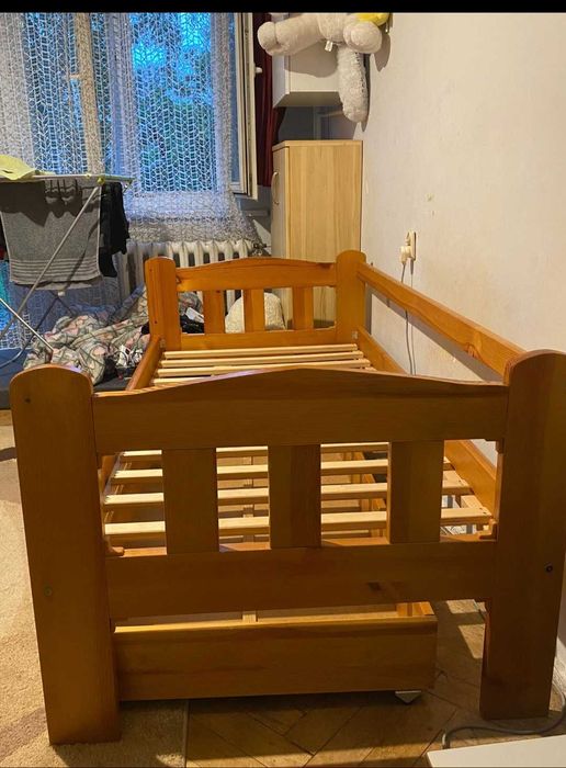 Łóżko drewniane z szufladą 89/185