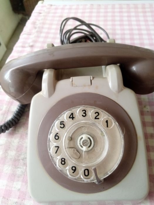 Telefones muito antigos