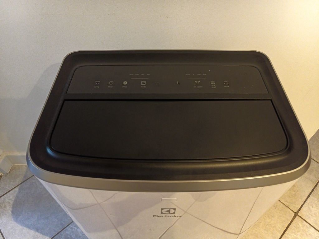 Klimatyzator przenośny Electrolux EXP34U338CW