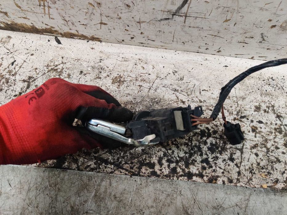 Audi A4 B6 B7 B8 A6 C6 Volkswagen Passat B6 CC Zamek Klapy Bagażnika