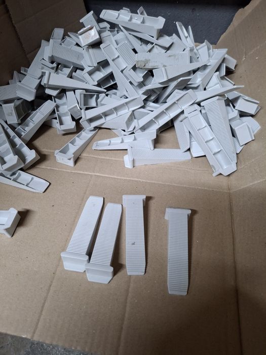 Kliny montażowe 150 sztuk