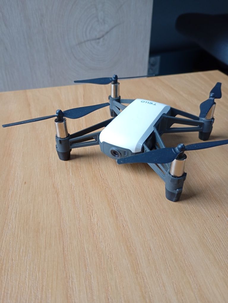 Dron Dji Tello Ryze - Stan bardzo dobry