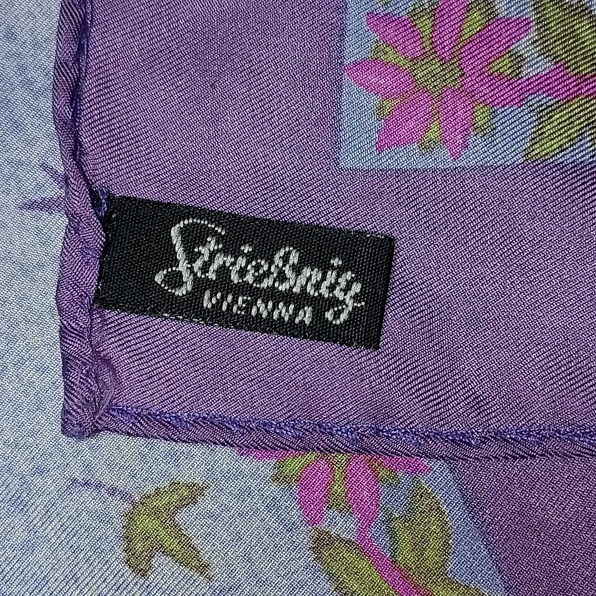 Шейный шелковый платок от бренда Striebniy 49 на 51 см