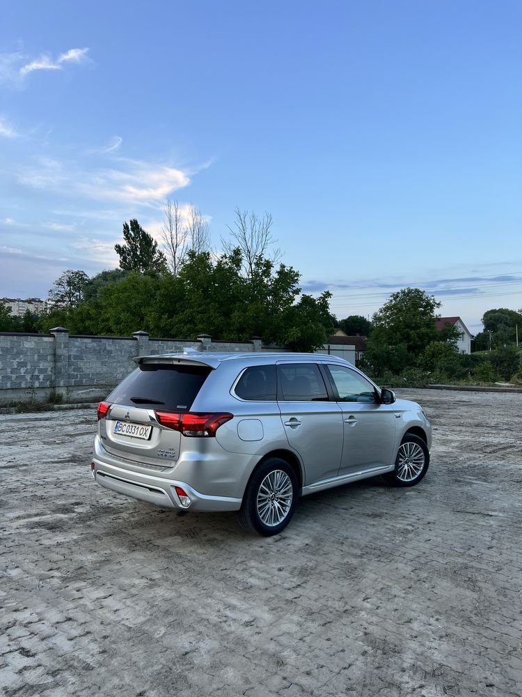 Mitsubishi outlander phev 2019 SEL 2.0