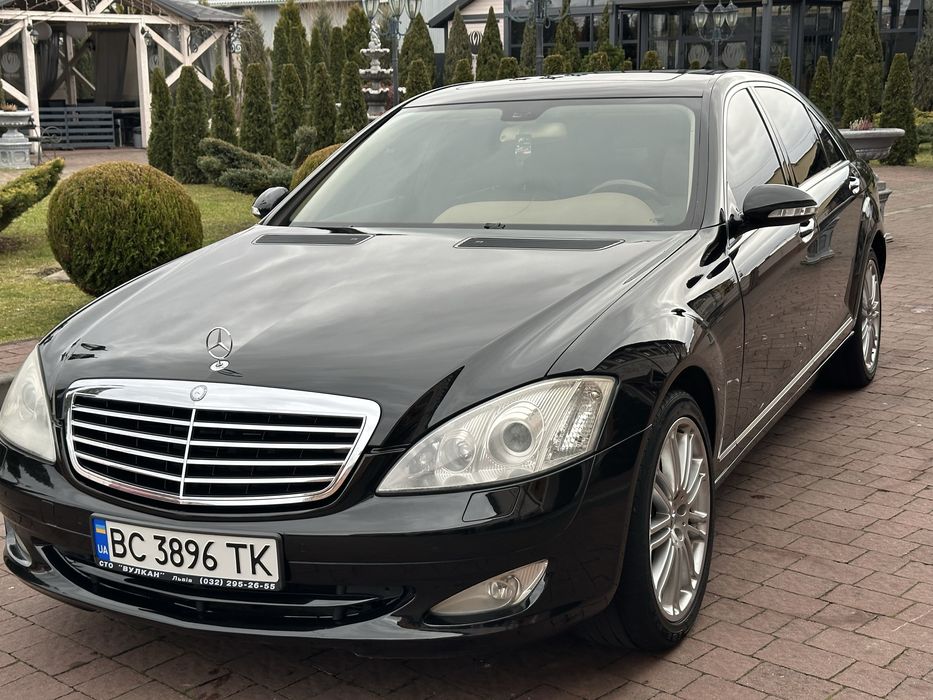 Mercedes S-class W221