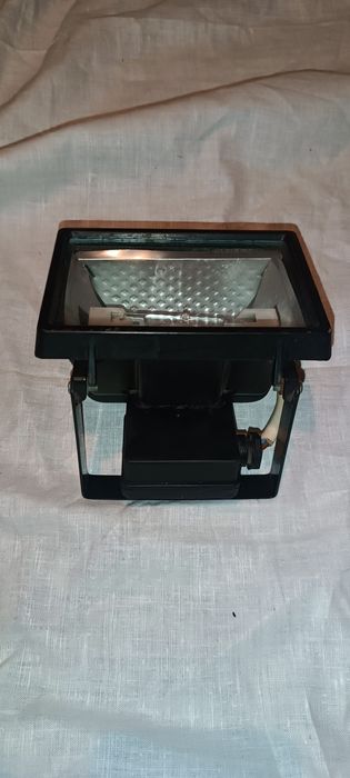 Ліхтар-прожектор