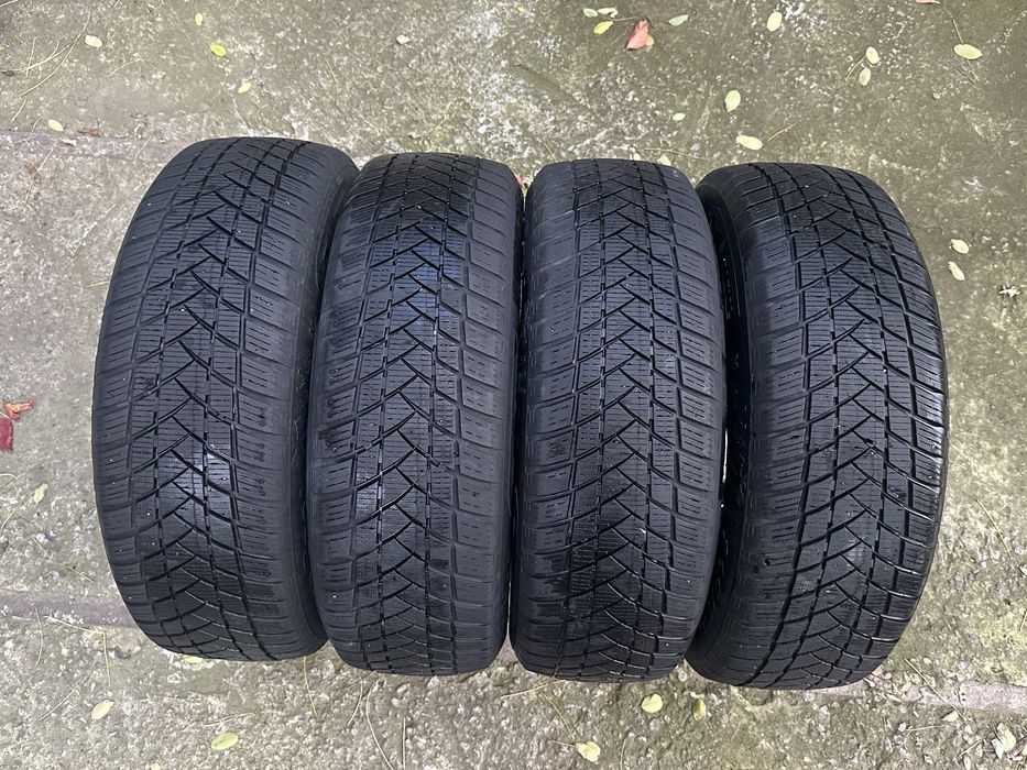 Зимова гума 215 70 R16