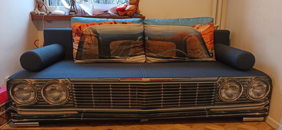 Sofa młodzieżowa z funkcją spania, motyw auta