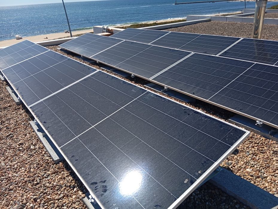 8 Painéis fotovoltaicos 61pw com bateria de 16 kWh