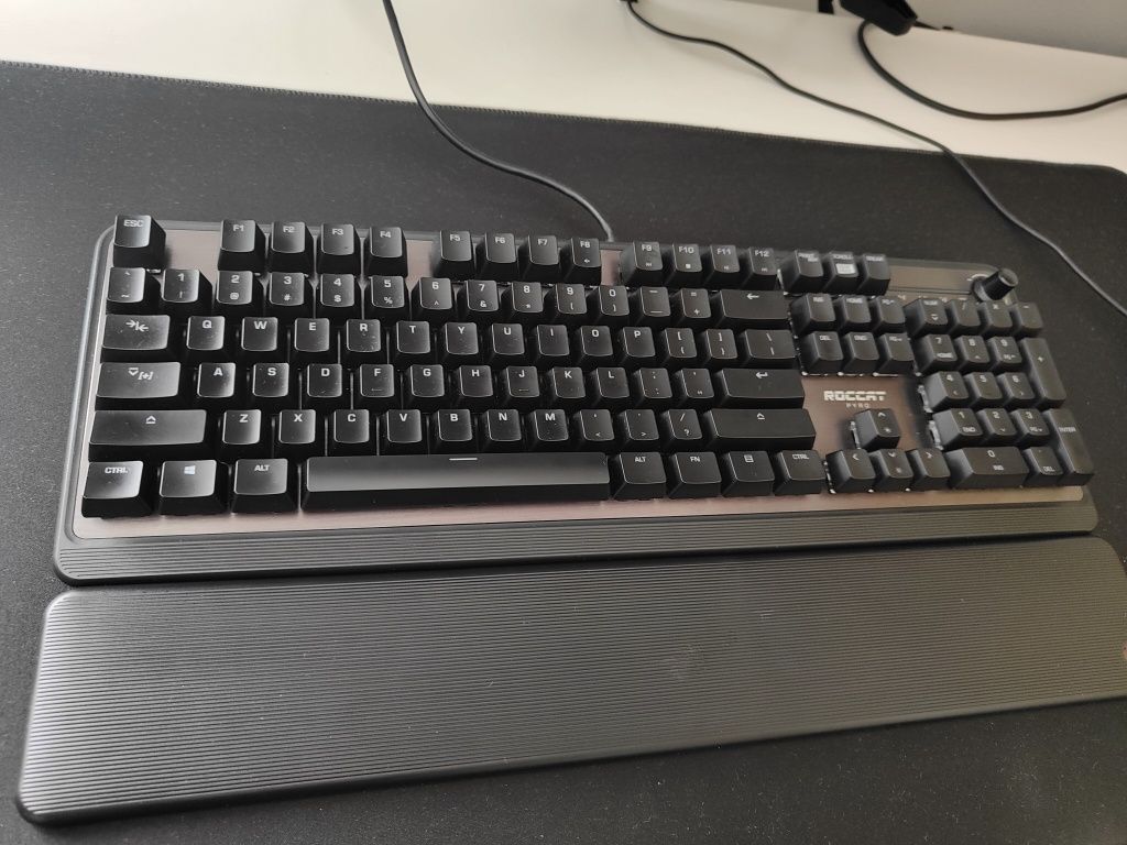 Roccat PYRO klawiatura mechaniczna RGB