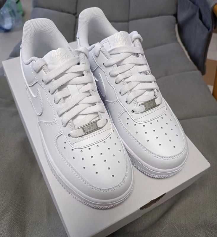 Uniseks/Trampki/Damskie/Nike Air Force 1 Low '07 White R.44.5