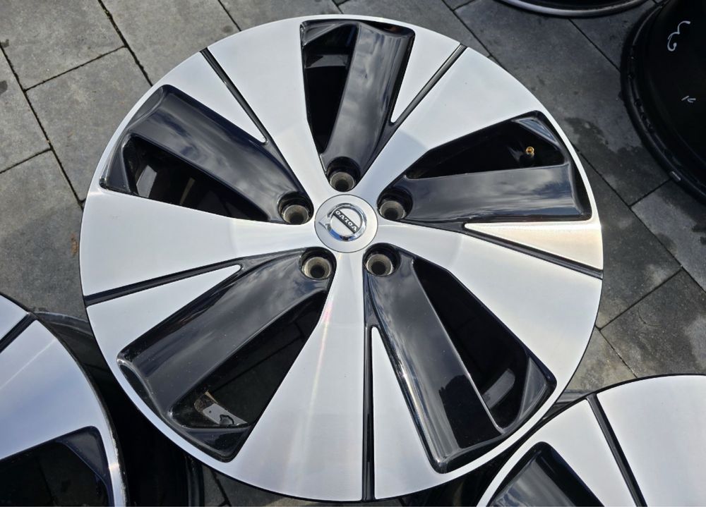 Alufelgi 5x108 18 cali Volvo R design Xc40 Xc60 Xc70 Xc90 V90 V60 S90