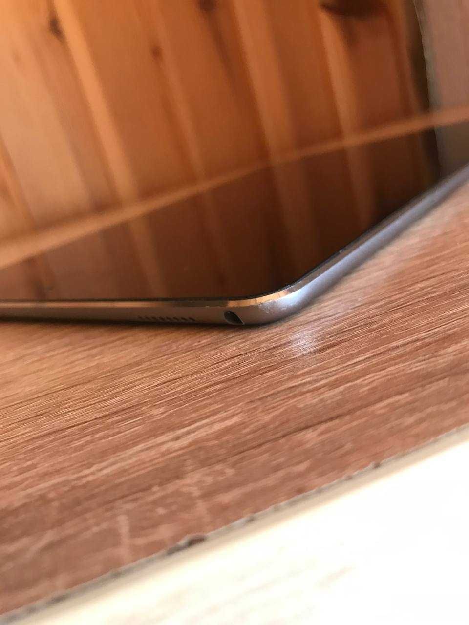 iPad Pro 10.5" 64GB Wi-Fi | Хороший стан | Є нюанс