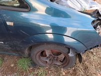 Błotnik prawy przedni Opel Zafira B z21u