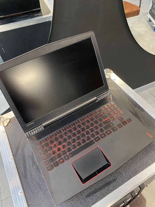 Laptop gamingowy lenovo