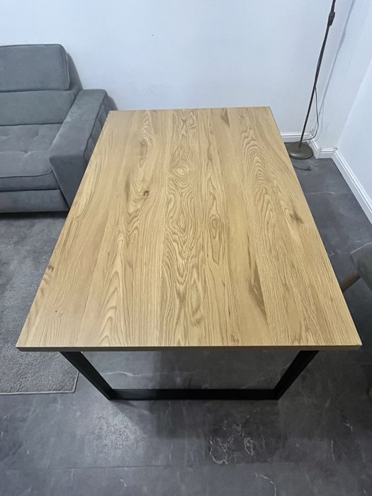 Stół loftowy do salonu lub jadalni