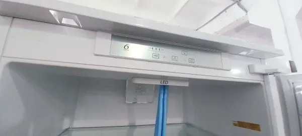 Холодильник вбудований широкий Whirlpool SP40 801 EU