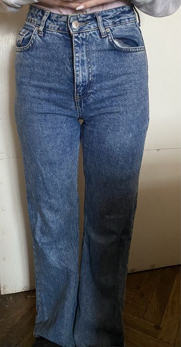 Джинси розкльошонні