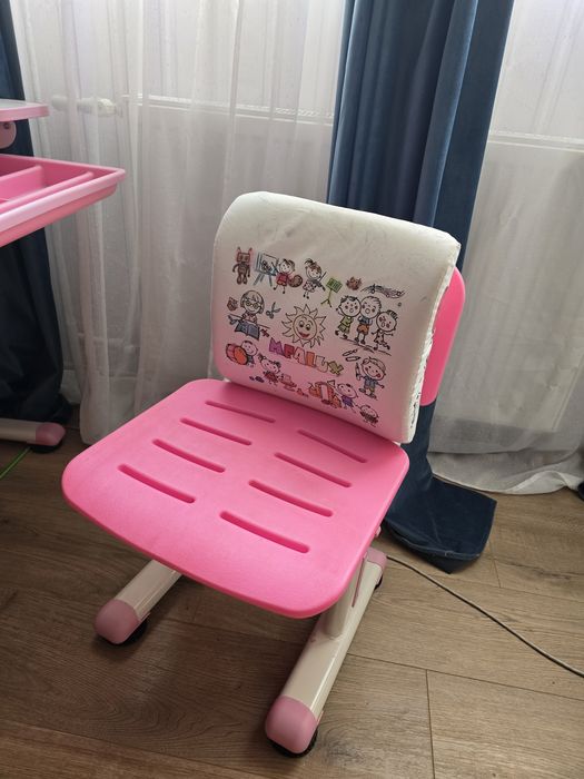 Продам дитячу парту та стілець