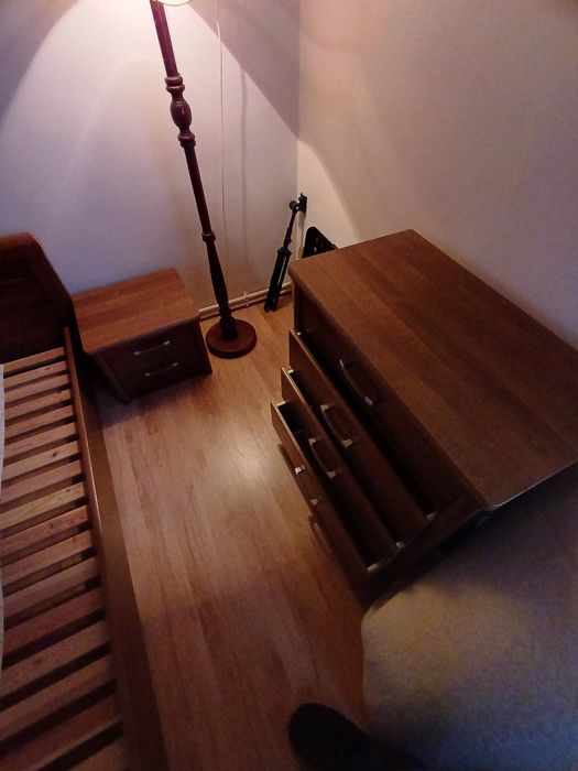 Komplet łóżko + szafki nocne + komoda + lampa