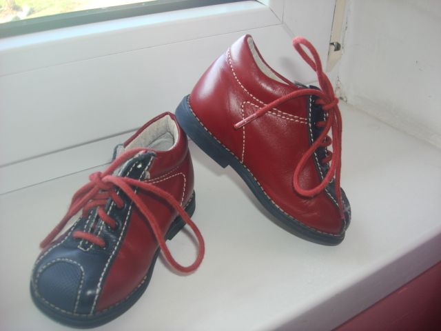 Кожаные ортопедические ботиночки PoIcoc \Франция\